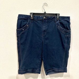 Westport Woman Denim Capris, 22W.